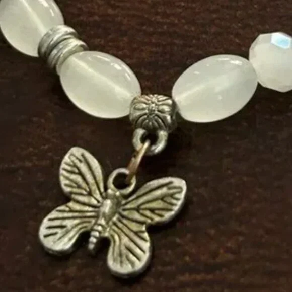 NWOT Vintage Pink Quartz Beaded Butterfly Charm Bracelet - Picture 3 of 4